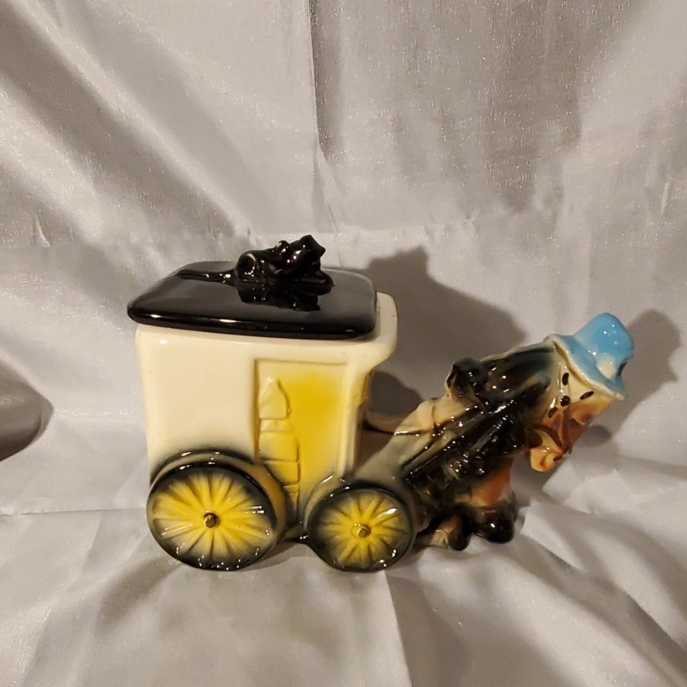 VINTAGE USA 740 HORSE CARRIAGE COOKIE JAR RARE